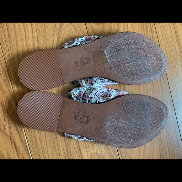 Rare Tory Burch Scarf sandals - Picture 2 of 2